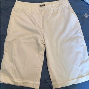 Kenneth Cole Reaction White Women's Bermudas Shorts Size 4
